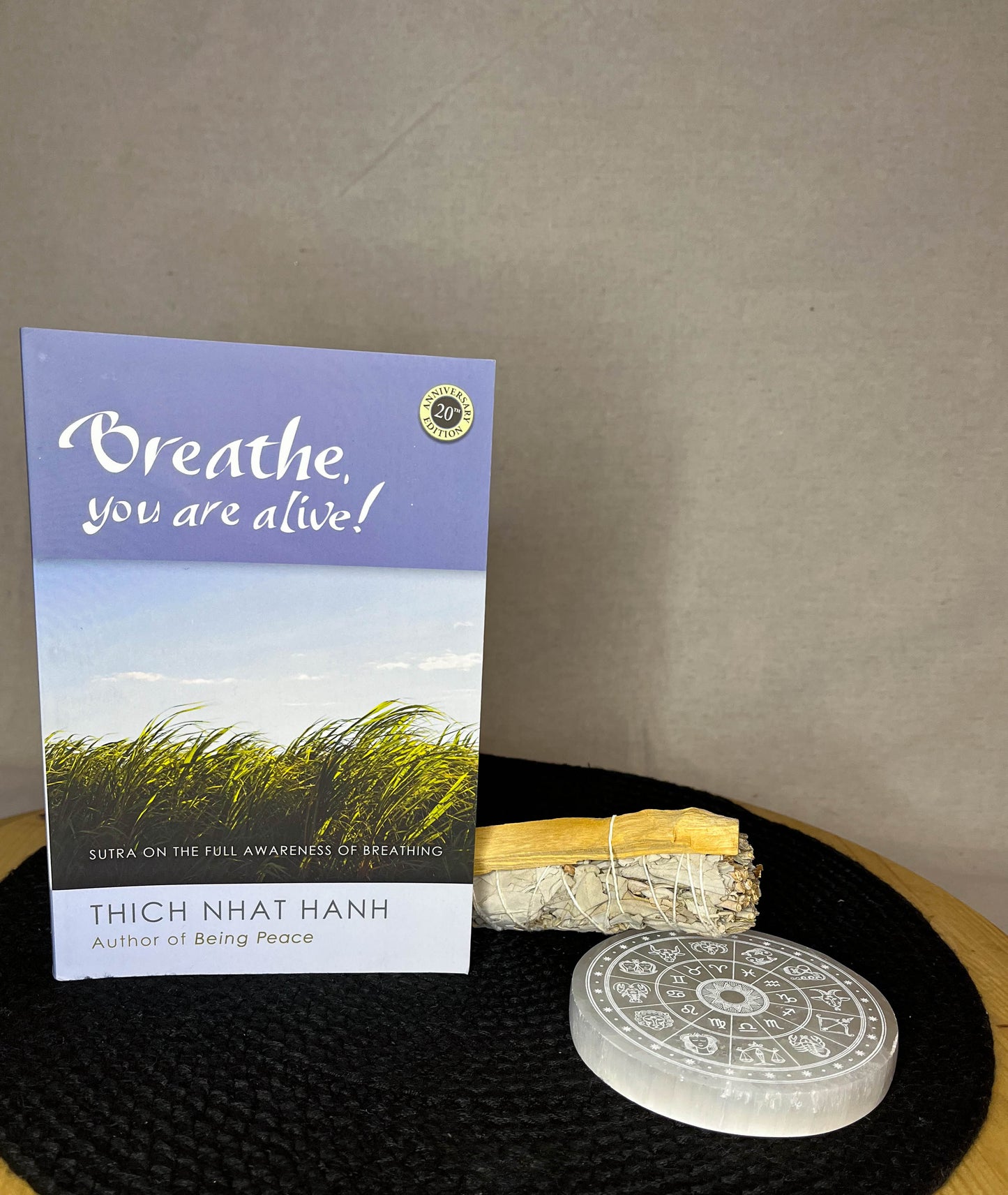 BREATHE - AUTHOR THICH NHAT HANH