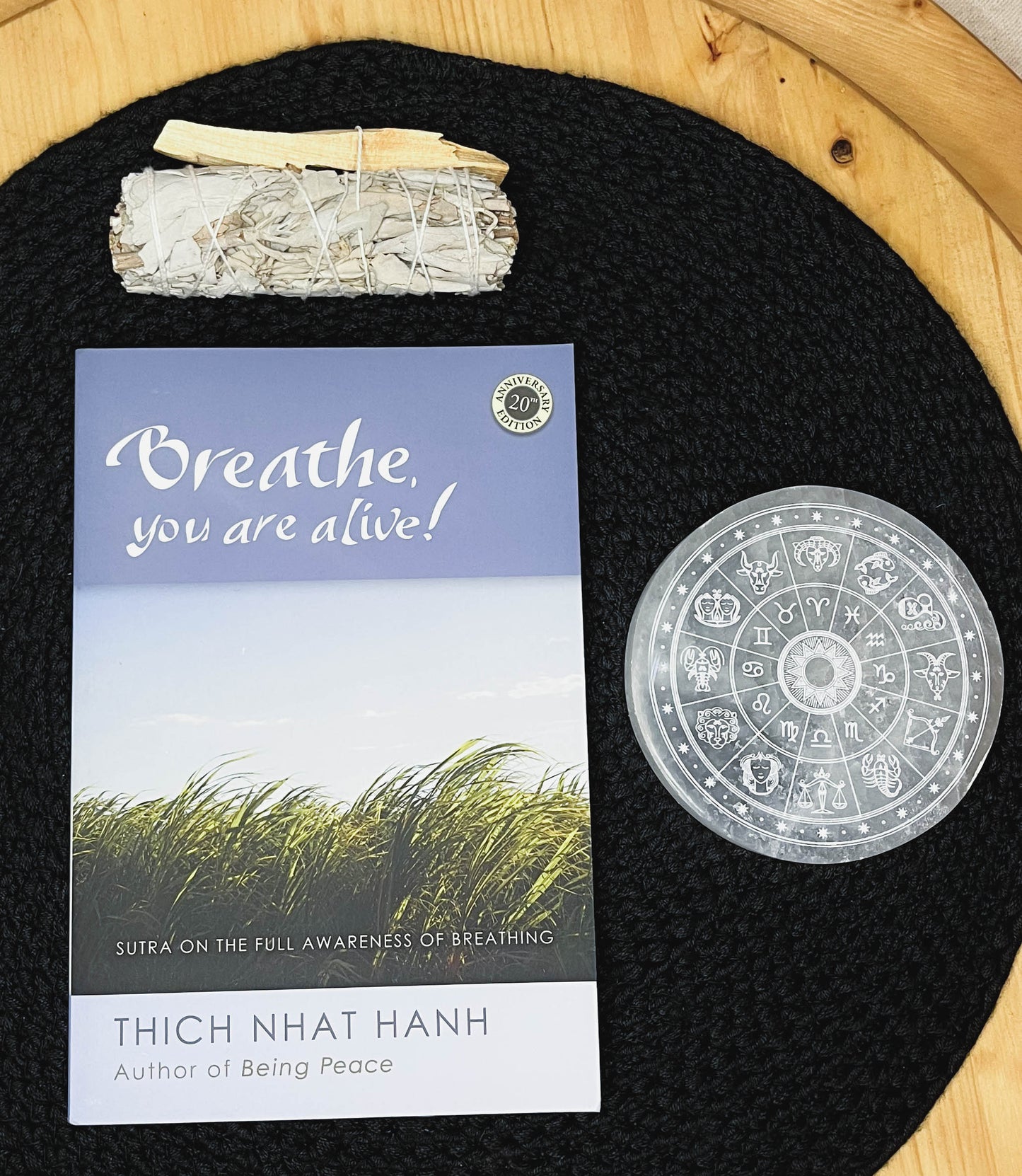 BREATHE - AUTHOR THICH NHAT HANH